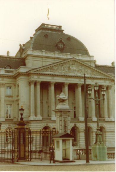 Wacht Koninklijk paleis Brussel Dec 1977-0